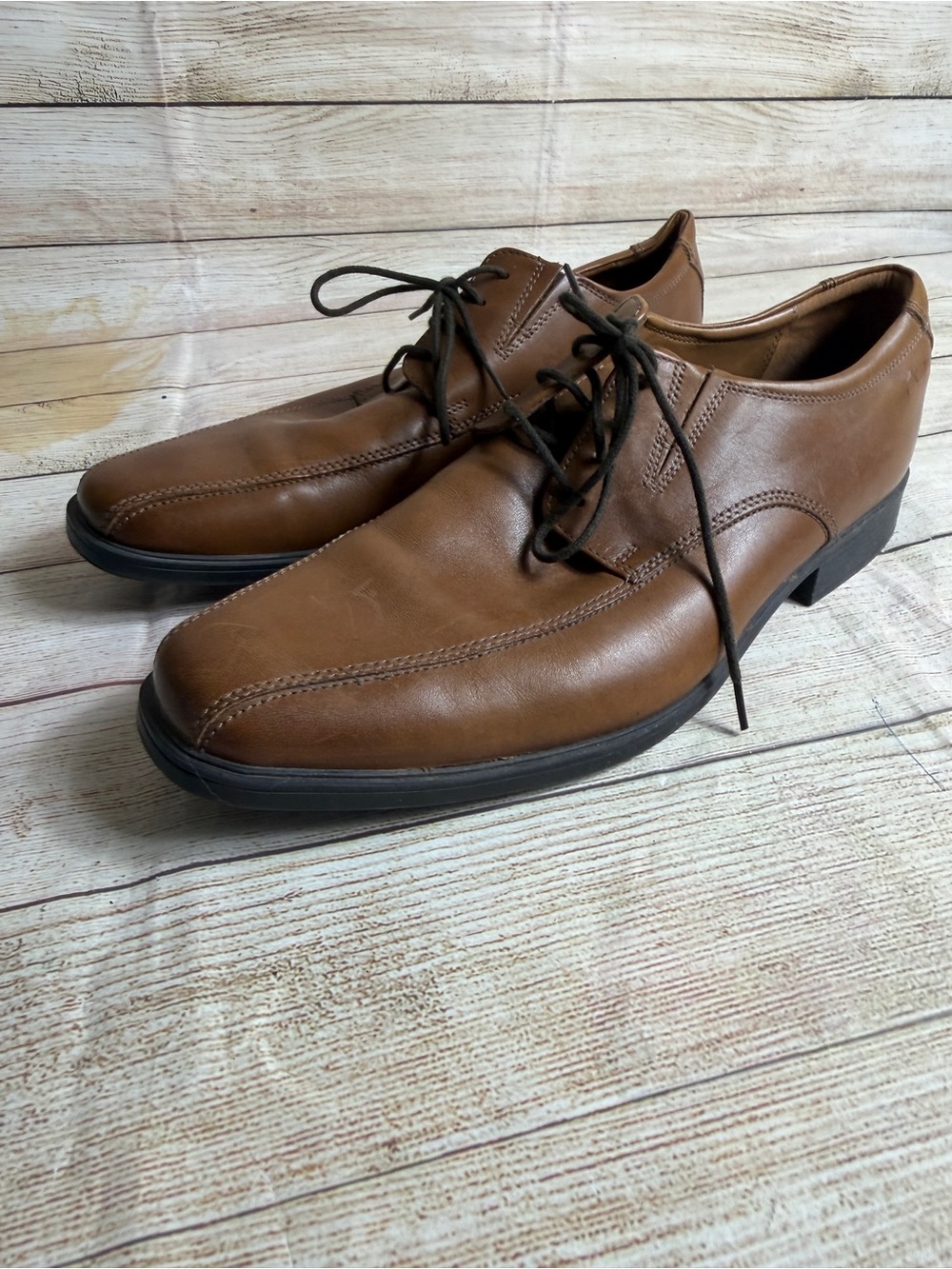 Clarks Tilden Walk Oxfords. Brown leather. Size 12.